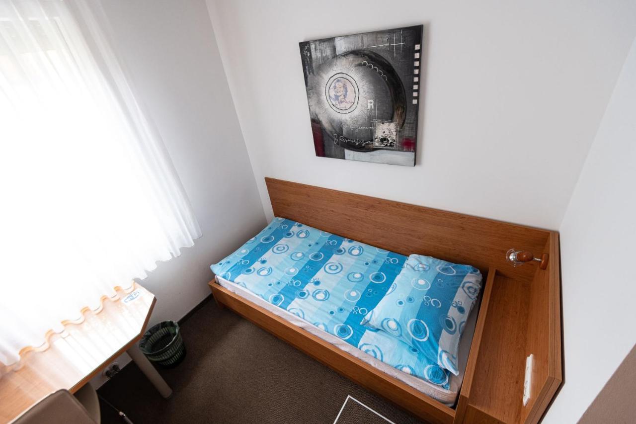 Apartmaji In Sobe Ramar Straza Exterior photo