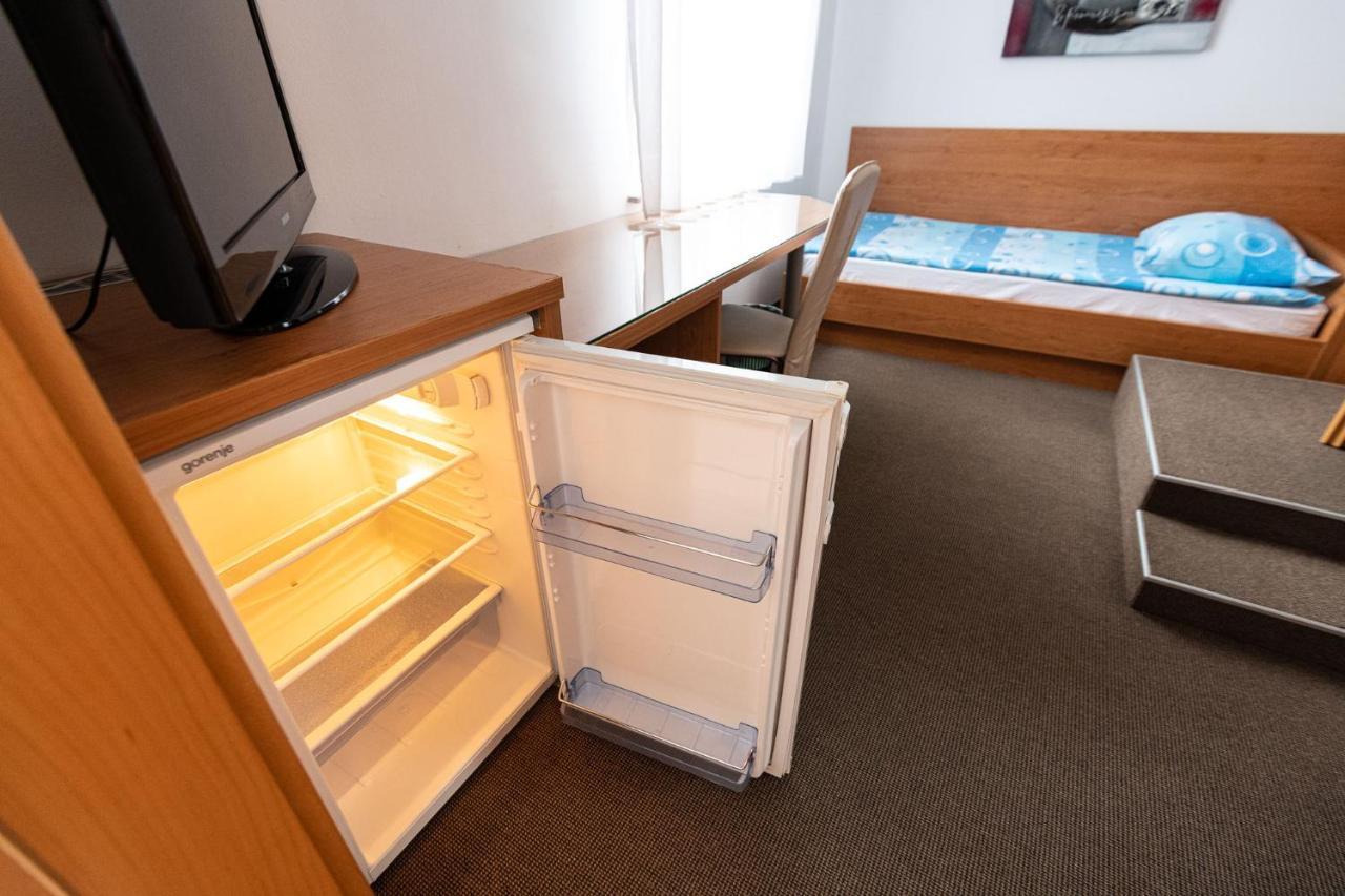 Apartmaji In Sobe Ramar Straza Exterior photo