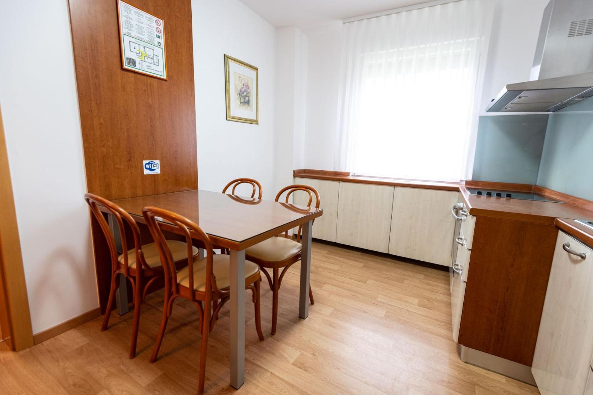 Apartmaji In Sobe Ramar Straza Exterior photo