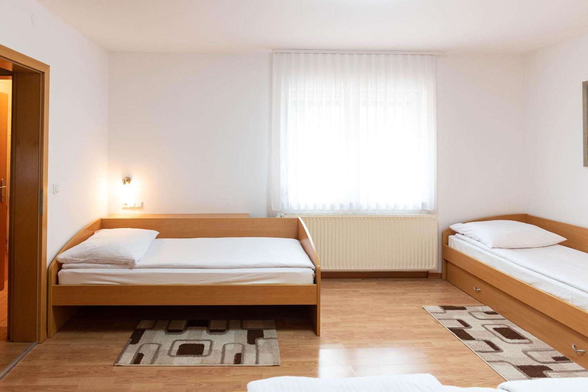 Apartmaji In Sobe Ramar Straza Exterior photo